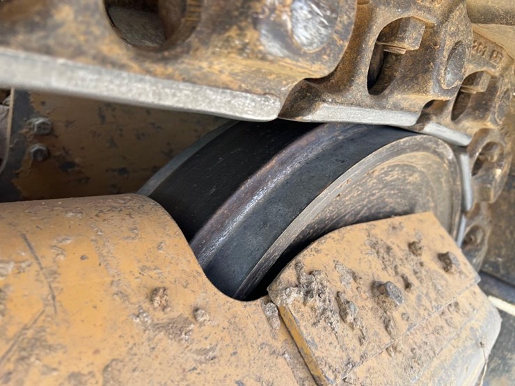 2016-caterpillar-d5k2-xl-image-17