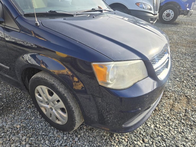 2014-dodge-grand-caravan-image-10