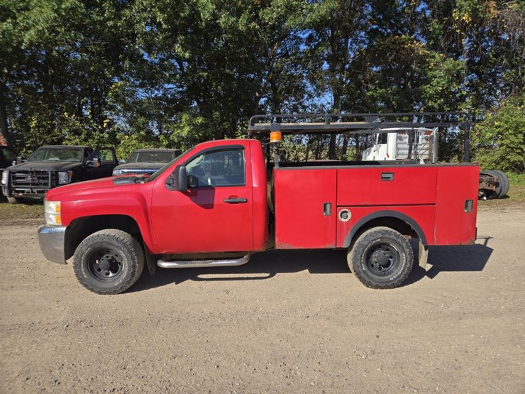 2009-chevrolet-silverado-2500-image-2