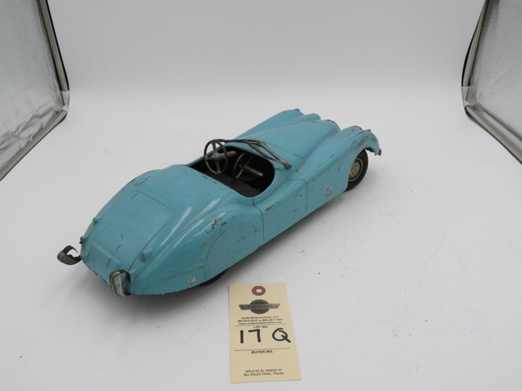 1950's-doepke-model-toys-jaguar-xk120-car-image-3
