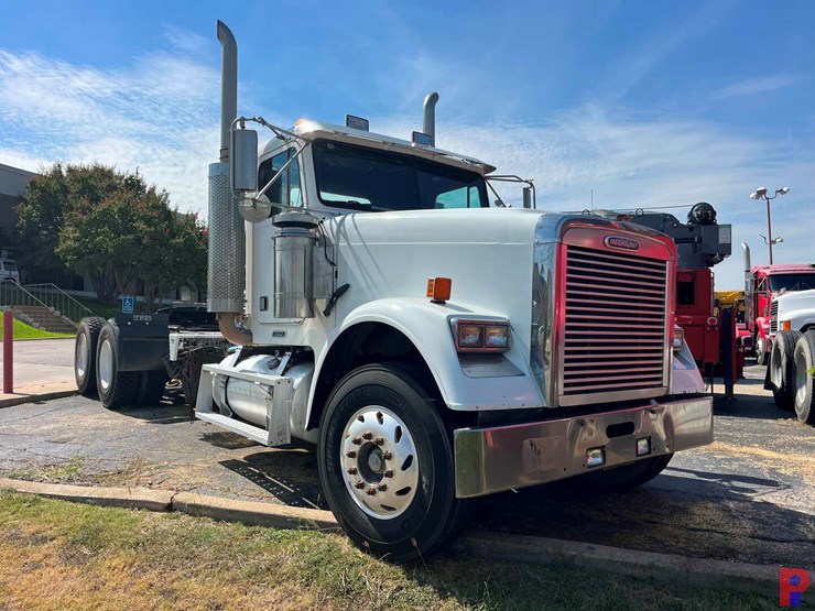 2001-freightliner-fld120-image-4
