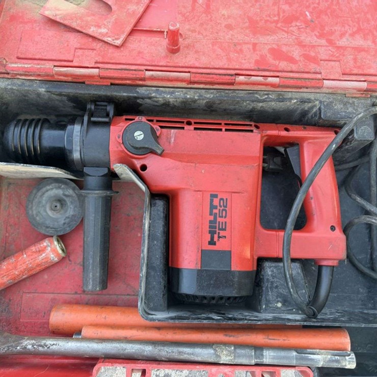 Hilti TE52 Hammer Drill, with (2) Drill Bits, Jackhammer Bit, in Steeltex Case