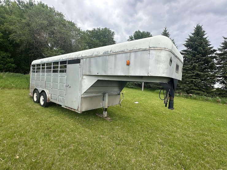 1984-flying-l-16’-long-gooseneck-livestock-trailer,-7’-wide,-1-cross-gate,-does-have-rubber-mats,-7:-image-6