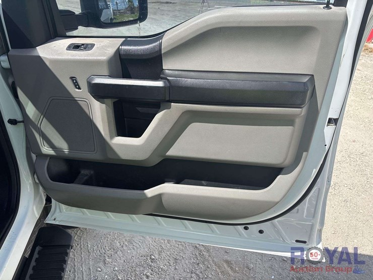 2017-ford-f550-image-39