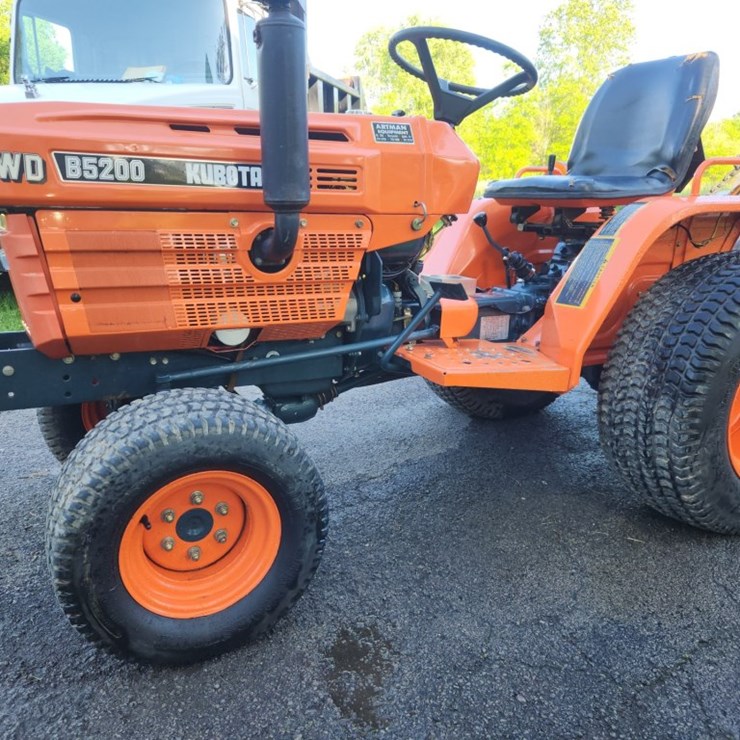 KUBOTA B5200