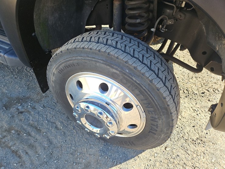 2014-ford-f550-xlt-image-11