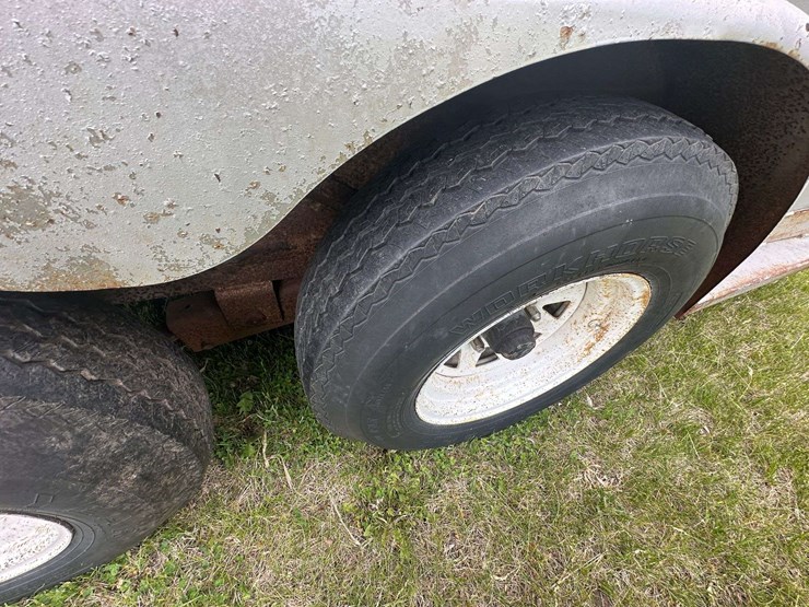 1984-flying-l-16’-long-gooseneck-livestock-trailer,-7’-wide,-1-cross-gate,-does-have-rubber-mats,-7:-image-24