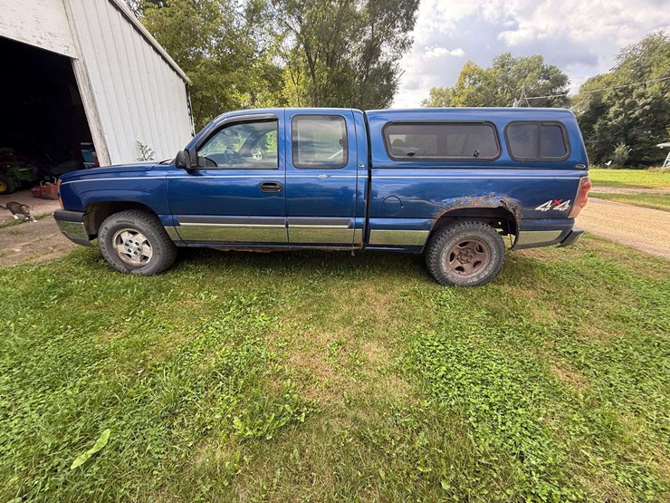 2003-chevrolet-extended-cab-pickup-with-topper,-4x4,-261,233-miles,-v8,-automatic-transmission,-per-image-12