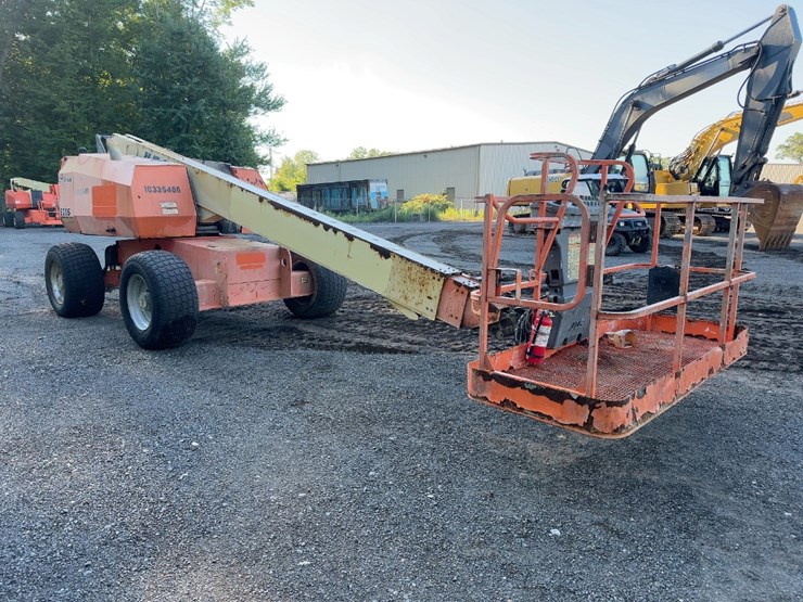 2015-jlg-600s-image-7