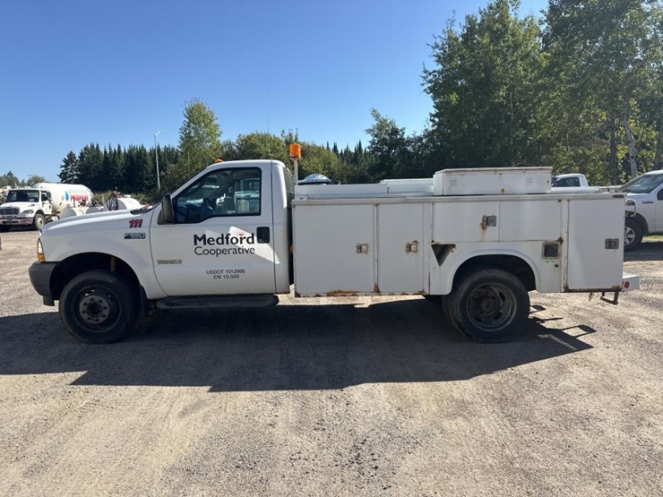 2004-ford-f550-xl-image-2
