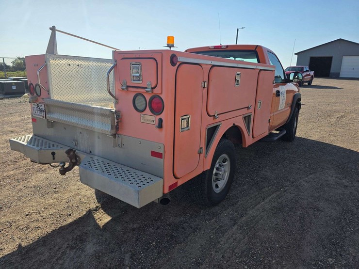 2006-chevrolet-2500hd-image-42