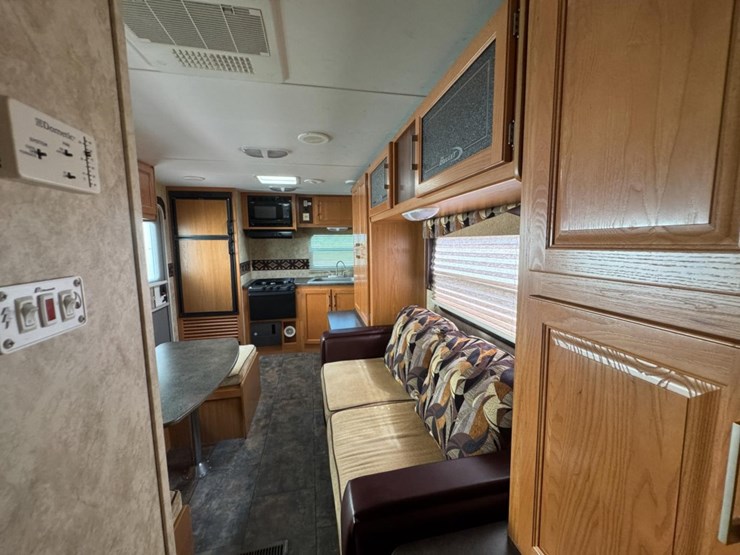 #2285-•-2010-keystone-bullet-250rks-camper-image-51