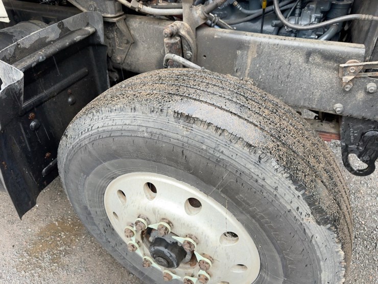 2003-mack-granite-cv713-image-11