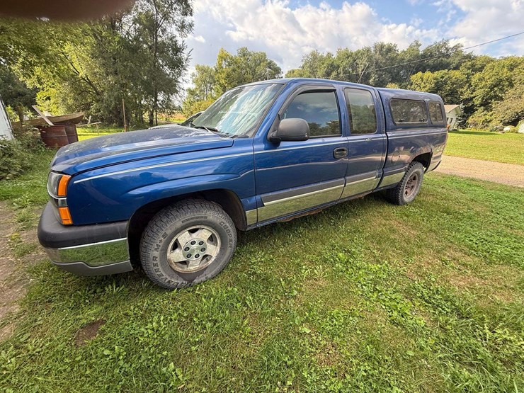 2003-chevrolet-extended-cab-pickup-with-topper,-4x4,-261,233-miles,-v8,-automatic-transmission,-per-image-13