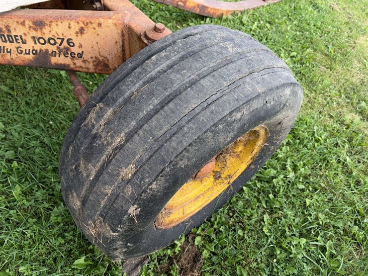 gravity-box,-approx-150-bu,-on-mn-jumbo-10-gear,-15”-tires,-*must-be-removed-in-10-days-after-auctio-image-10