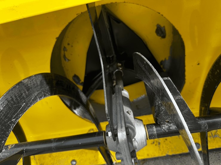 john-deere-x300-image-5