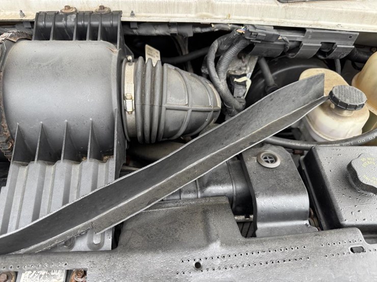 2011-ford-cargo-image-57