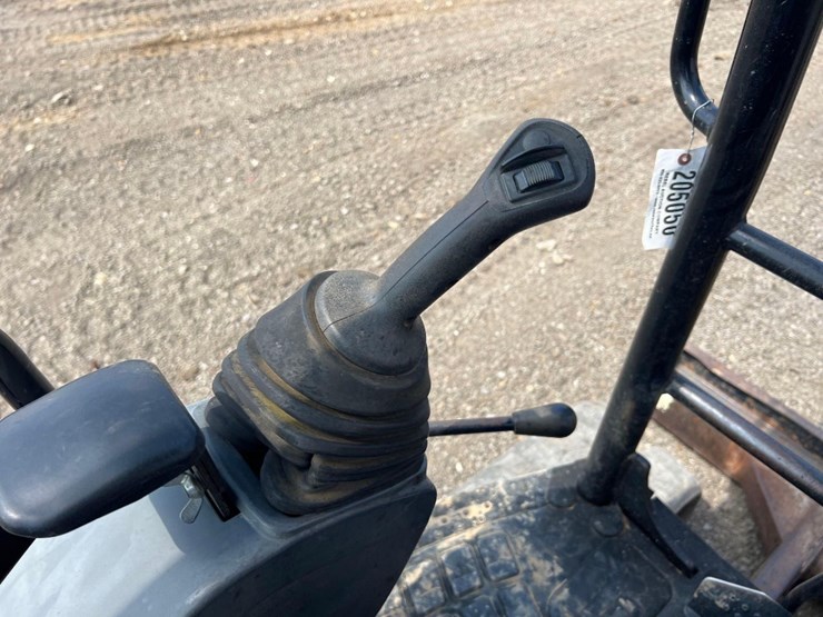 2014-caterpillar-305e-cr-image-34