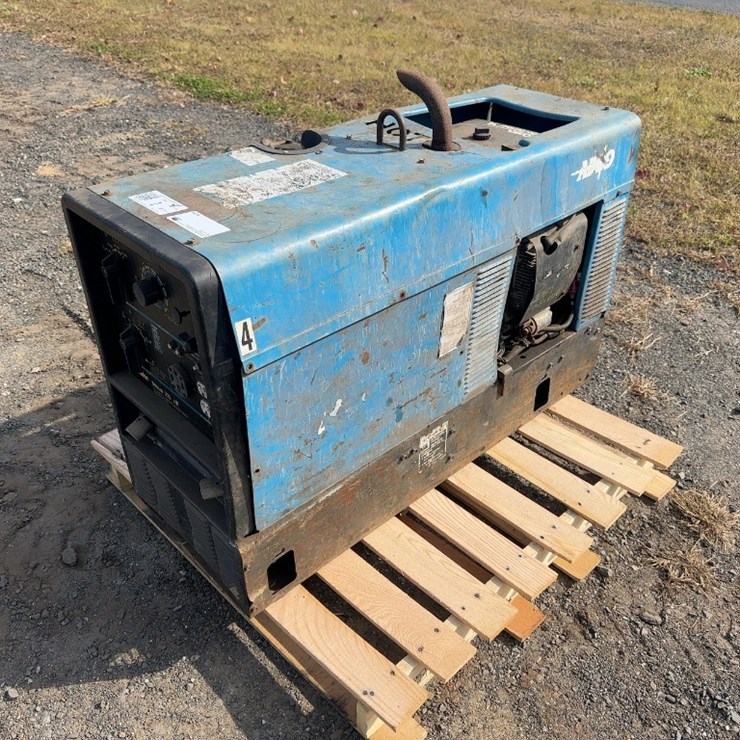 MILLER BOBCAT 225