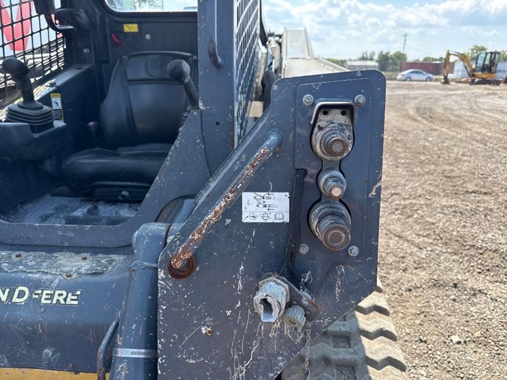 2019-deere-325g-image-19