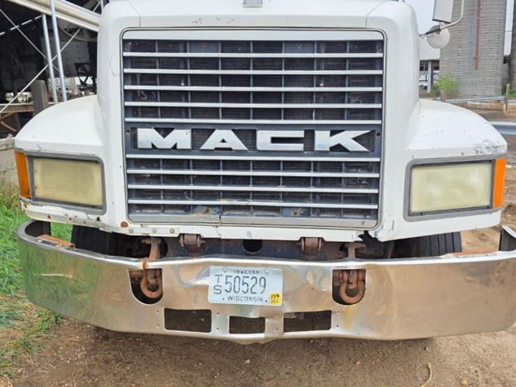 2002-mack-ch613-image-2