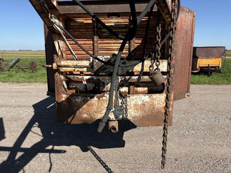 5th-wheel-trailer,-16’,-80”-wide,-42”-sides,-steel-floor-and-sides,-hoist,-tandem-axle,-7.00-15-tire-image-14