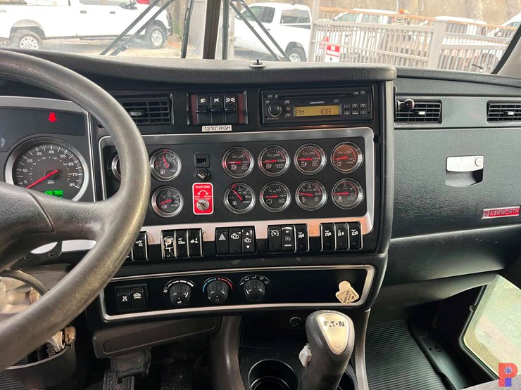 2008-kenworth-t800-image-19