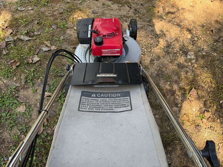 honda-hr214-self-propelled-walk-behind-lawnmower,-2-speed,-with-bagger-image-6