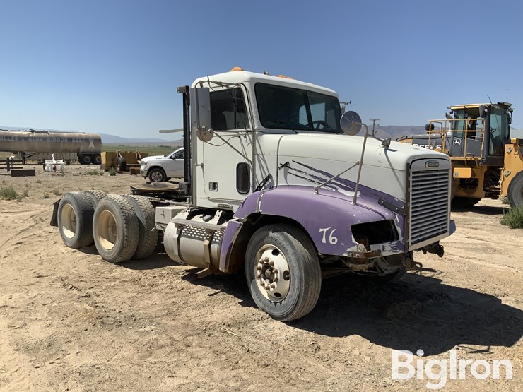 1997-freightliner-fld112-image-3