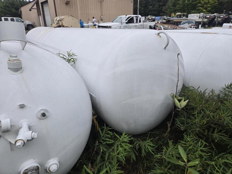#2839-•-lang-1000-gallon-lp-tank-image-2