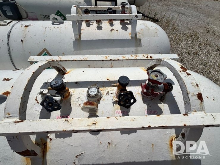 double-nh3-nurse-tanks-(gp11431,-unit-31555,-tank-w102)-image-24