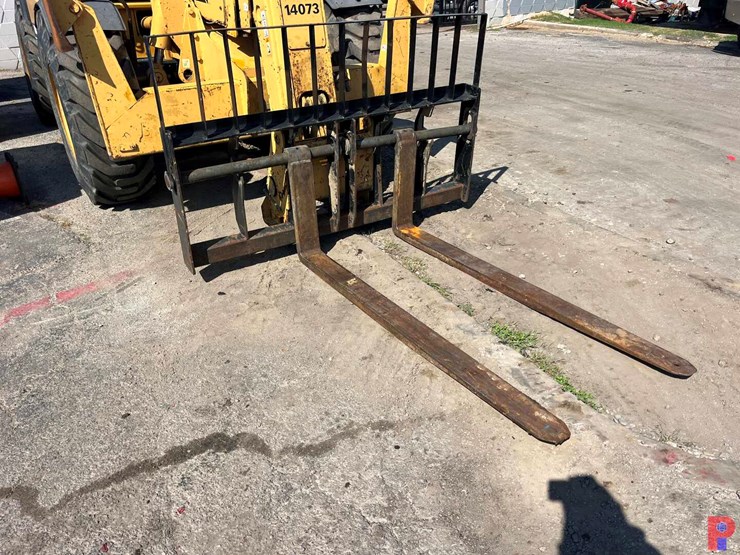 caterpillar-th103-image-3