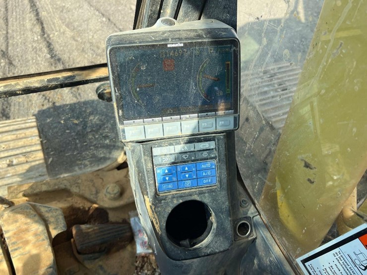 2008-komatsu-pc200-lc-8-image-42