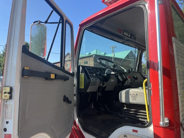 1996-freightliner-fl80-image-140