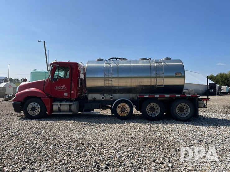 2007-freightliner-columbia-liquid-nurse-truck-(jn3025,-unit-1852)-image-13