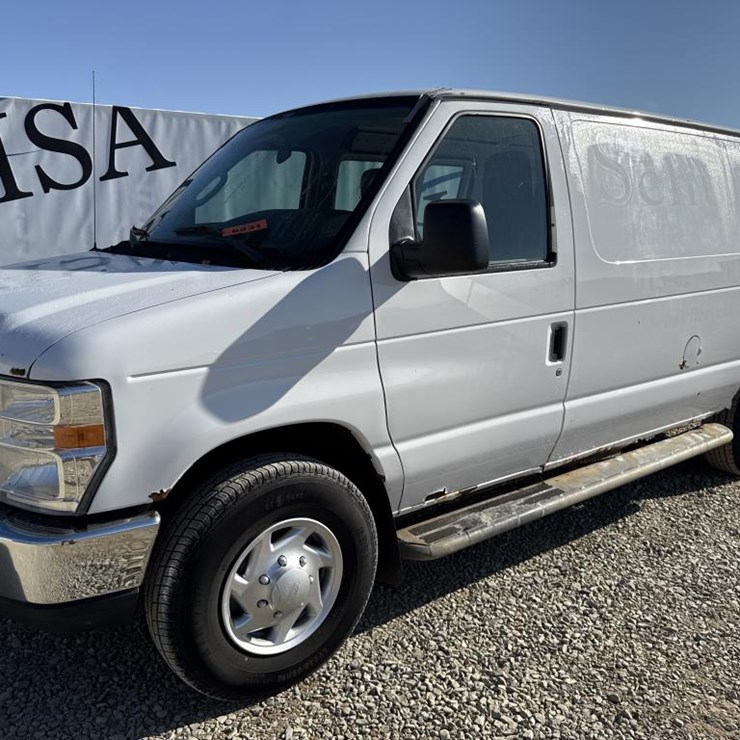 2013 FORD CARGO