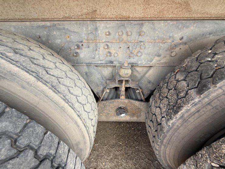 1995-ford-l9000-image-90
