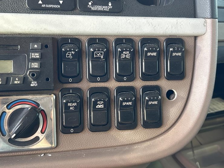 2012-peterbilt-389-image-64
