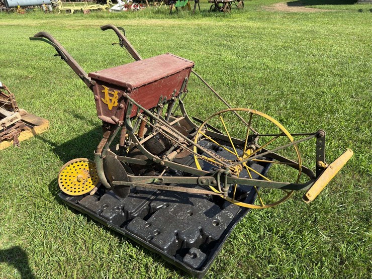 van-brunt-horse-drawn-grain-drill-image-2