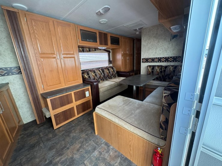 #2285-•-2010-keystone-bullet-250rks-camper-image-58