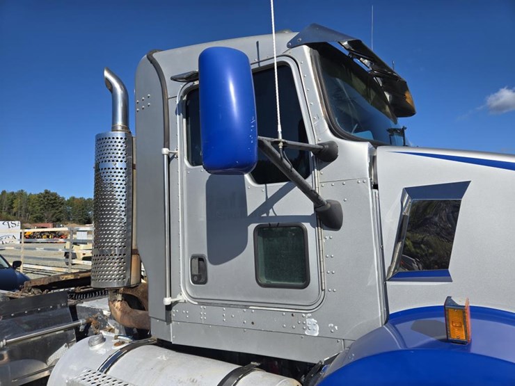 2005-kenworth-t800-image-12