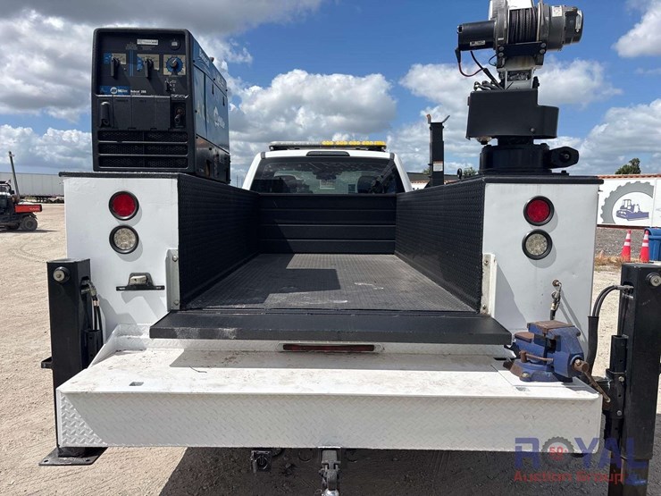 2017-ford-f550-image-24