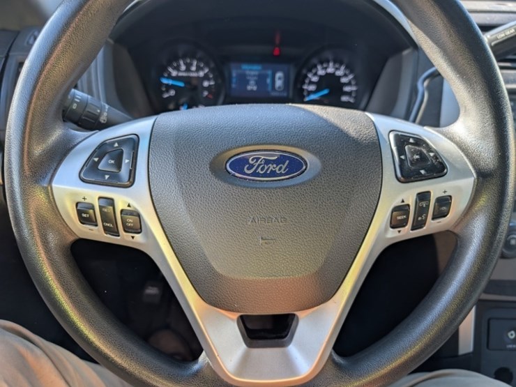 2014-ford-explorer-image-29