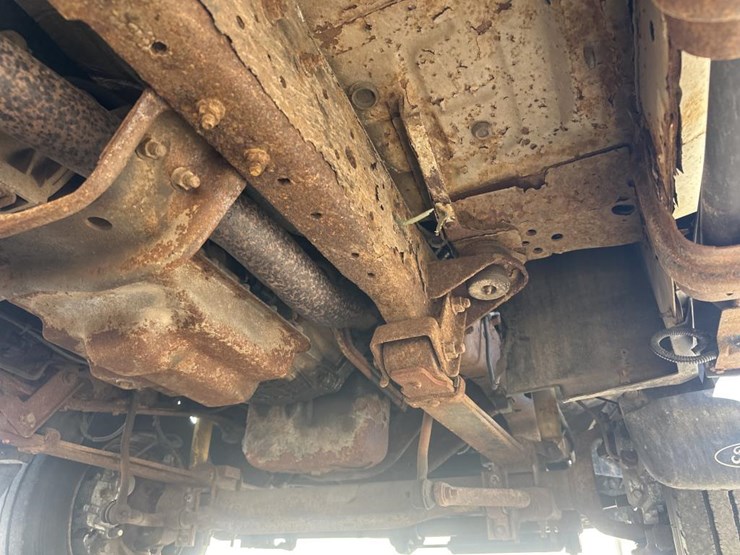 2004-ford-f550-xl-image-41