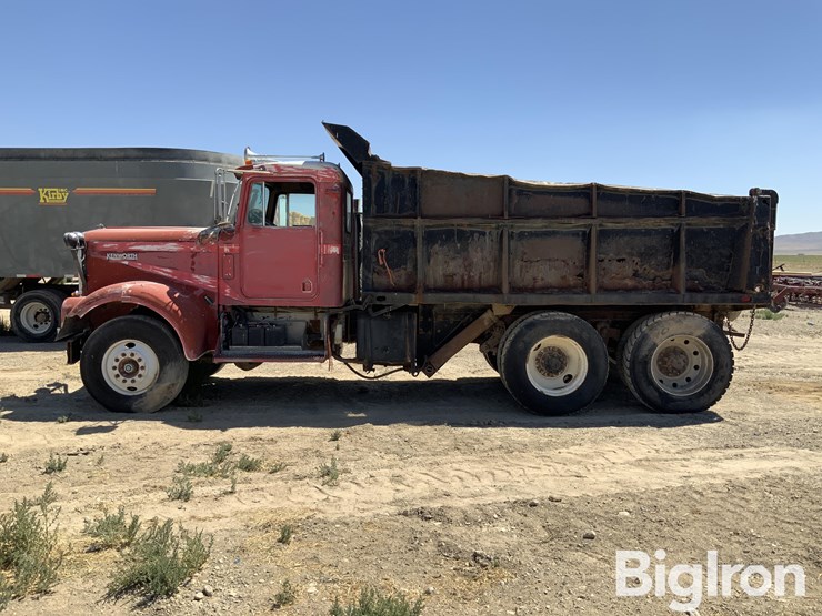 1974-kenworth-w900-image-8