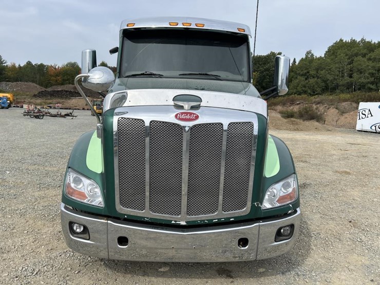 2015-peterbilt-579-image-8