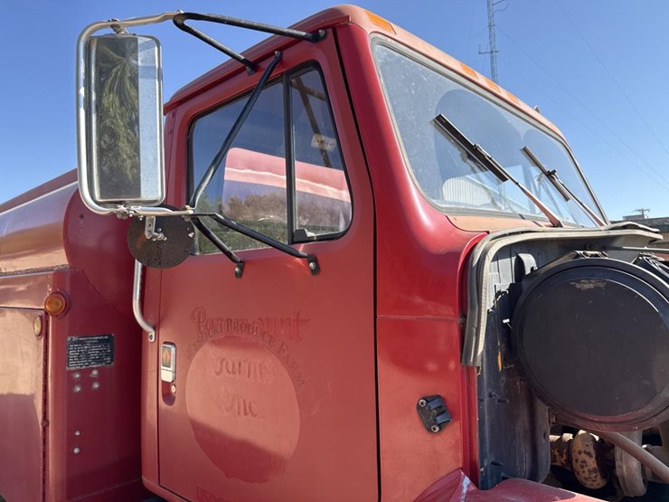 #1816-•-1989-international-1955-tanker-truck-image-37