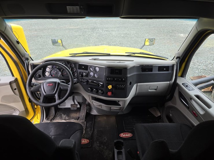 2019-peterbilt-579-image-67