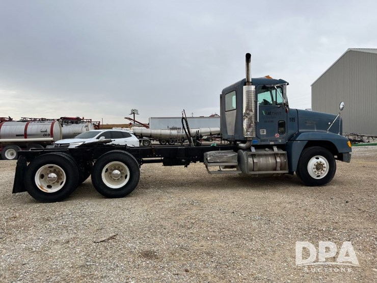 1989-freightliner-day-cab-truck-(jn0784,-unit-06815)-image-8