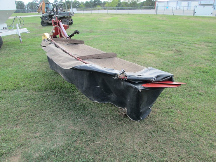 2013-new-holland-h6750-image-3